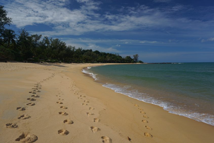 tanjong jara beach